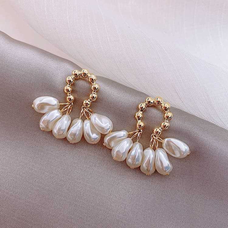 Water Drop Pearl Earrings