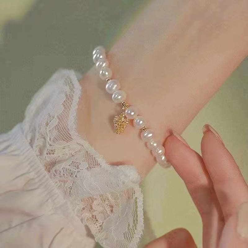 #AB124 Pinecone Pearl Bracelet