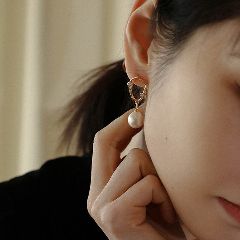 #AB069 Droplet Edison Earring