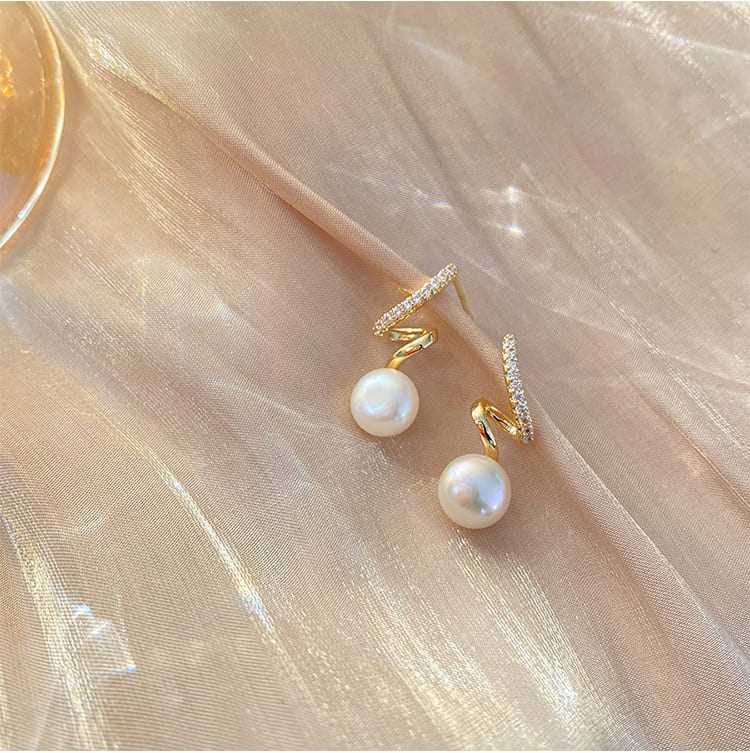 Phonetic Symbol Pearl Earring