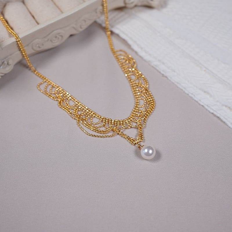 #AB121 Palace Hollow Pearl Pendant