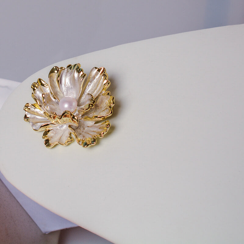 #AB098 Lotus Corsage