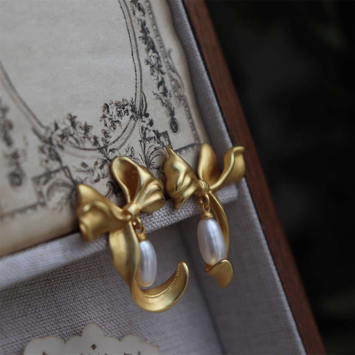 【#186】Golden Butterfly Freshwater Pearl Stud Earrings