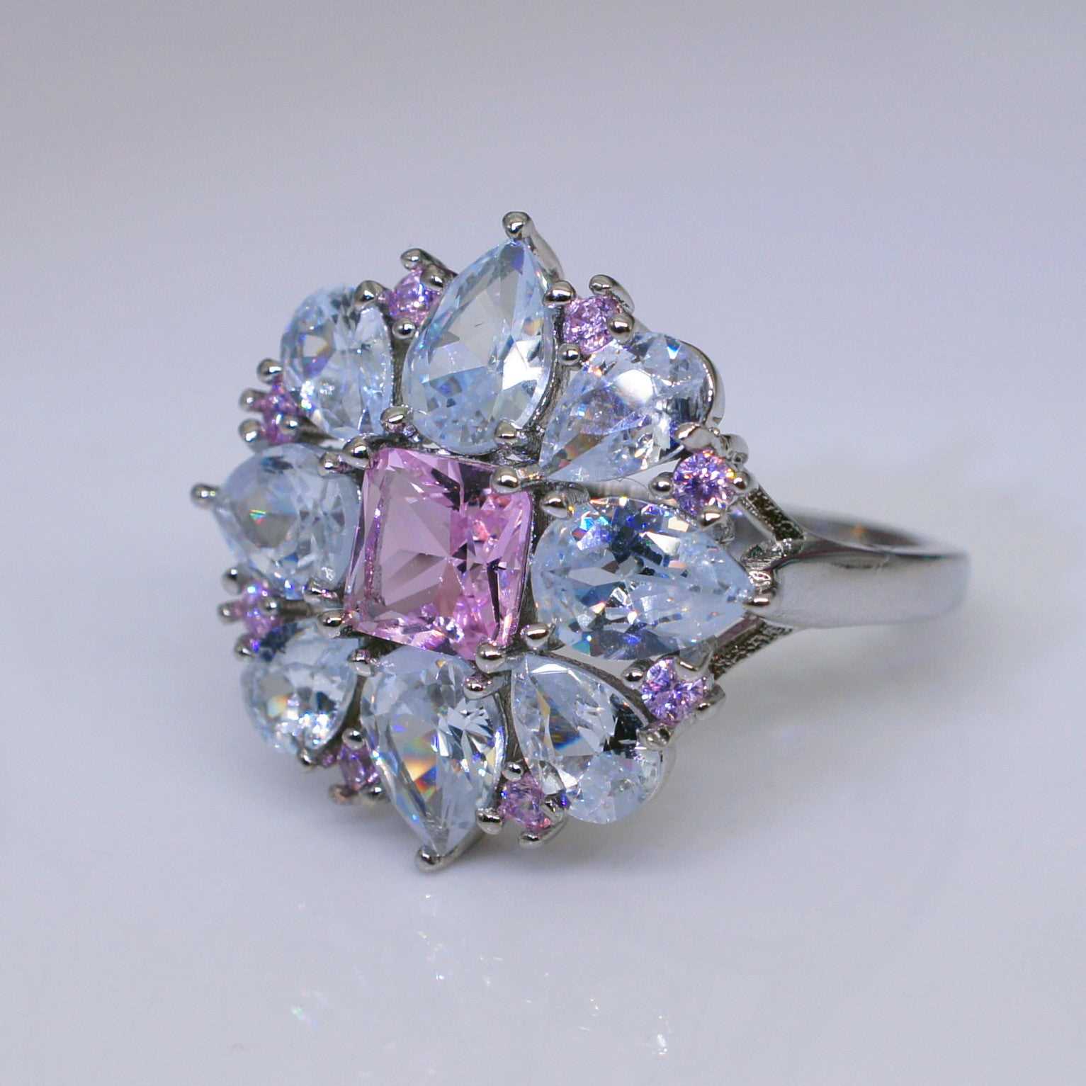 【#114】Cultured High Carbon Diamond Pink Quartz Zirconia Ring