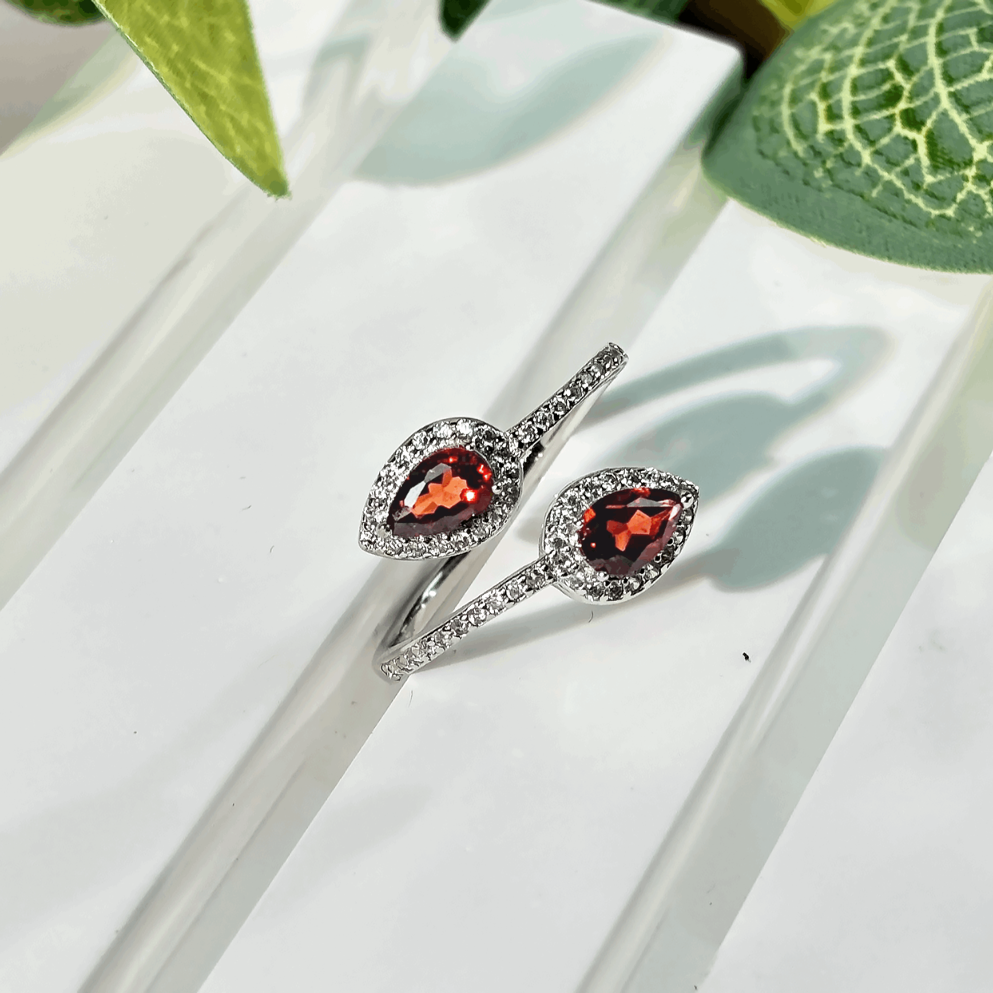 【#121】Double-Headed Garnet Ring