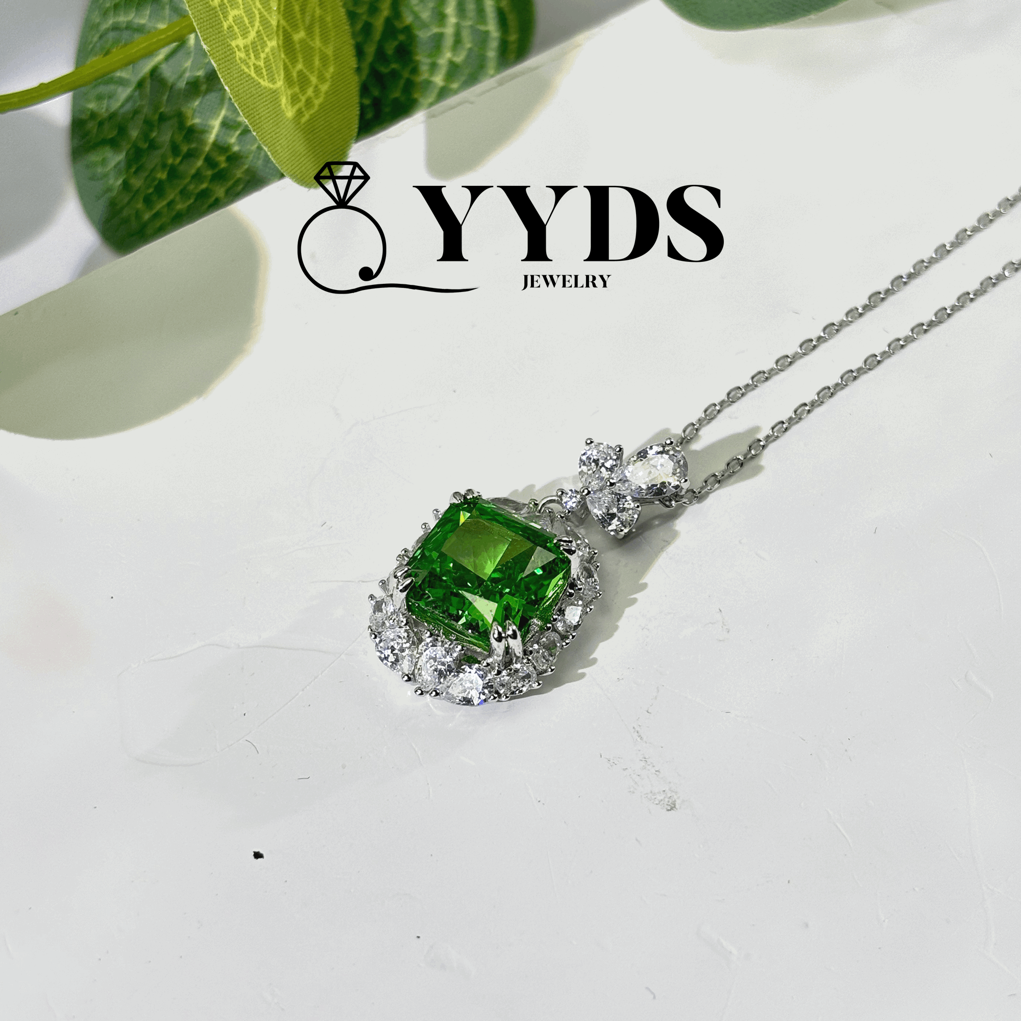 【#112】Cultured Diamond Emerald 10*10mm 5 Carat Necklace