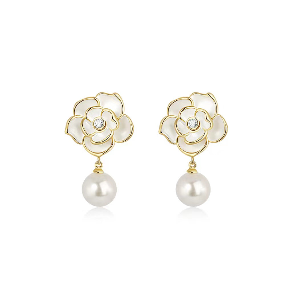 #AB044 Camellia Pearl Earring