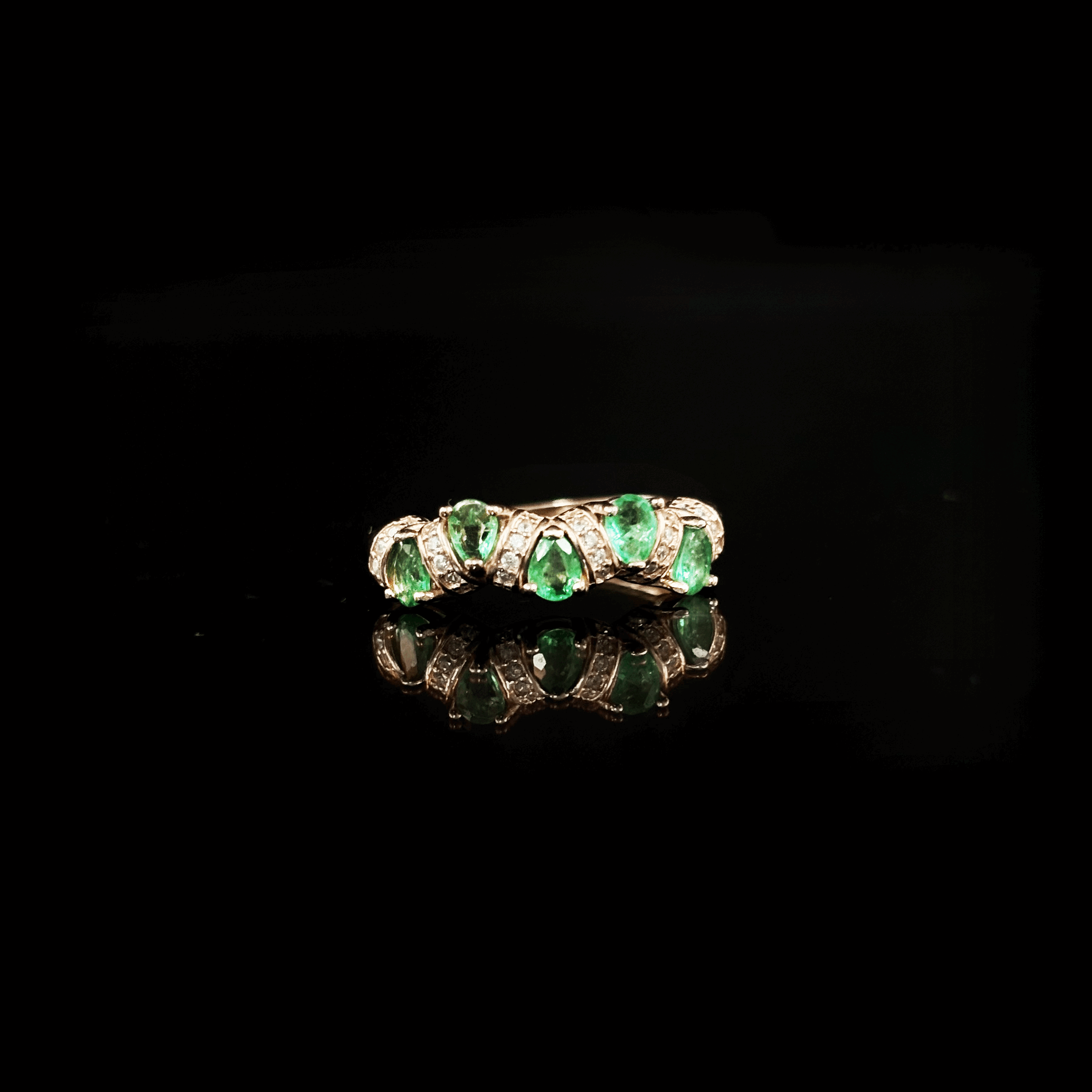 #128 Emerald Ring 18k