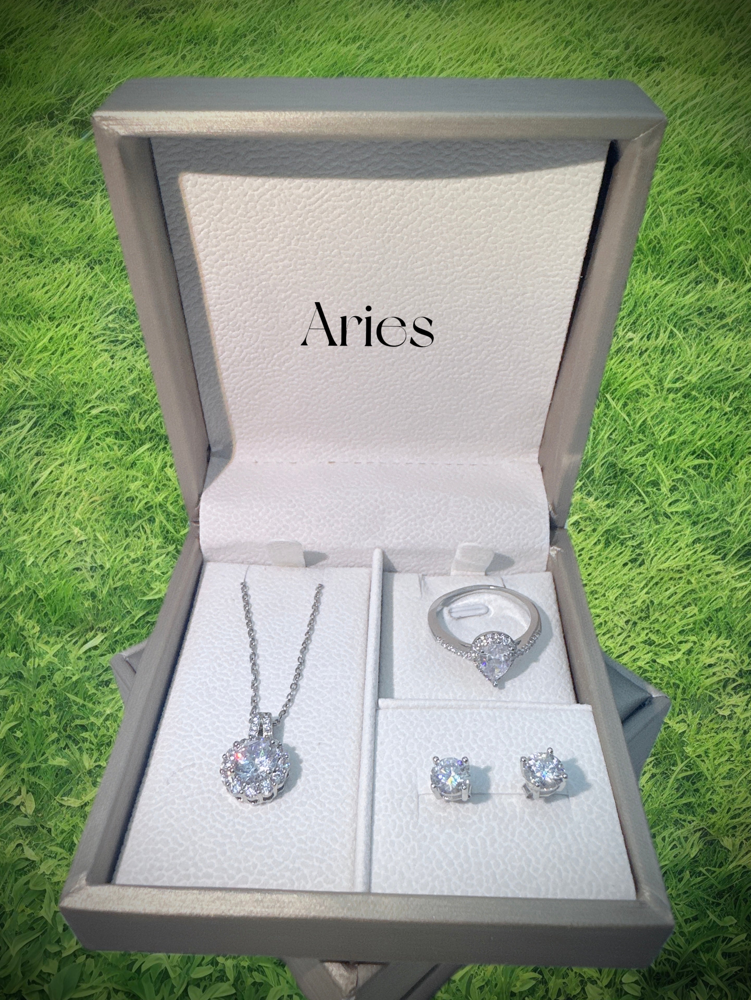 #AB026 Aries Lucky Stone Diamond Set