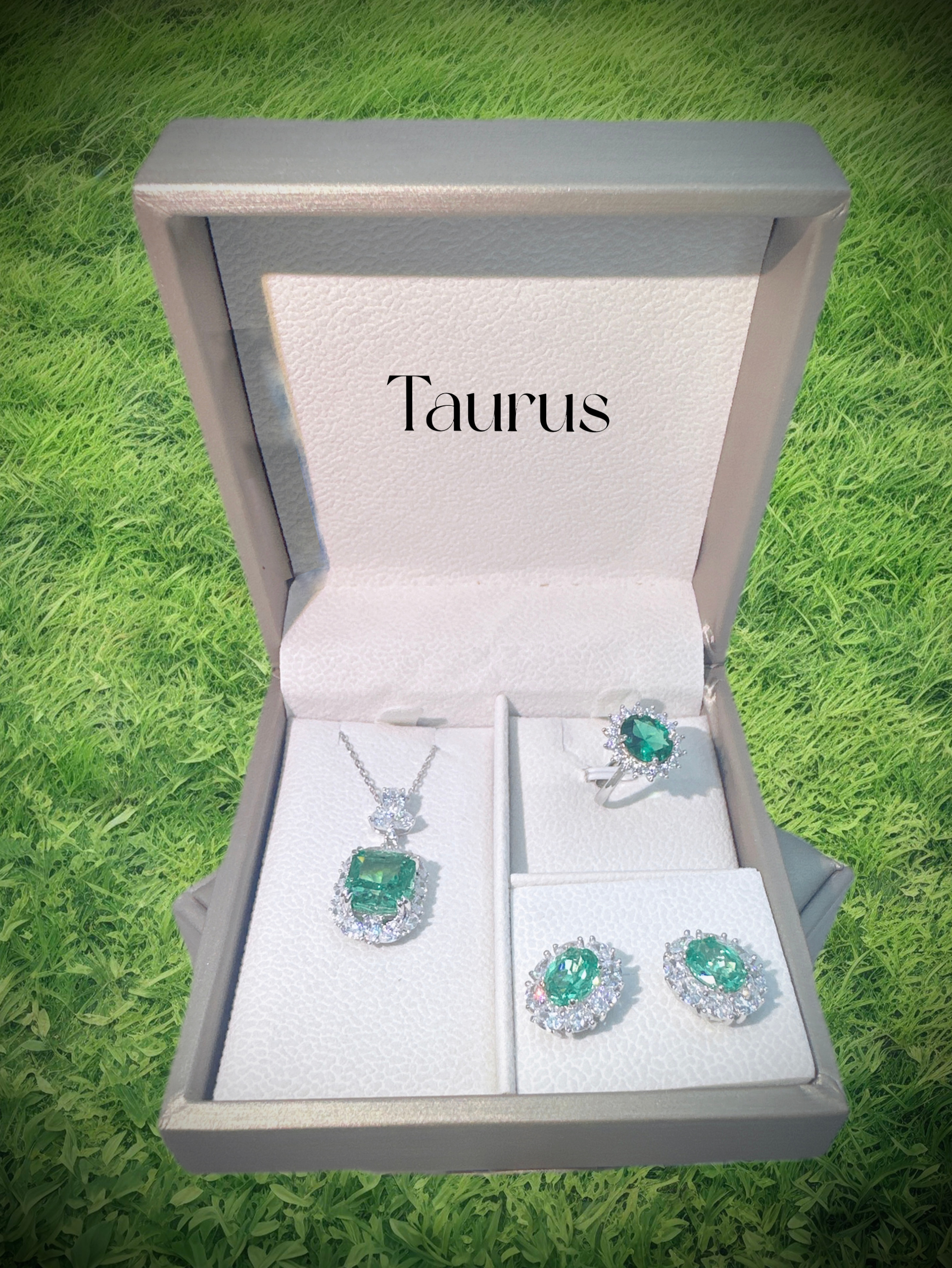 #AB149 Taurus Lucky Stone Emerald Set