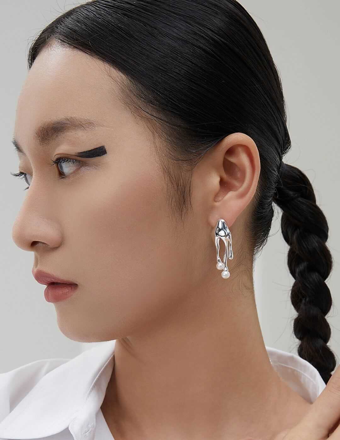 Liquid Pearls Earring